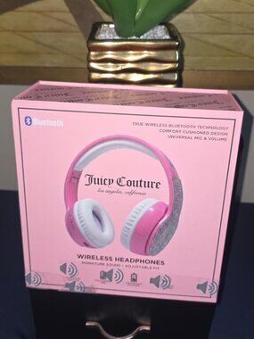 Juicy Couture Pink Wireless Bluetooth Headphones Rhinestone Accent Y2K NWT